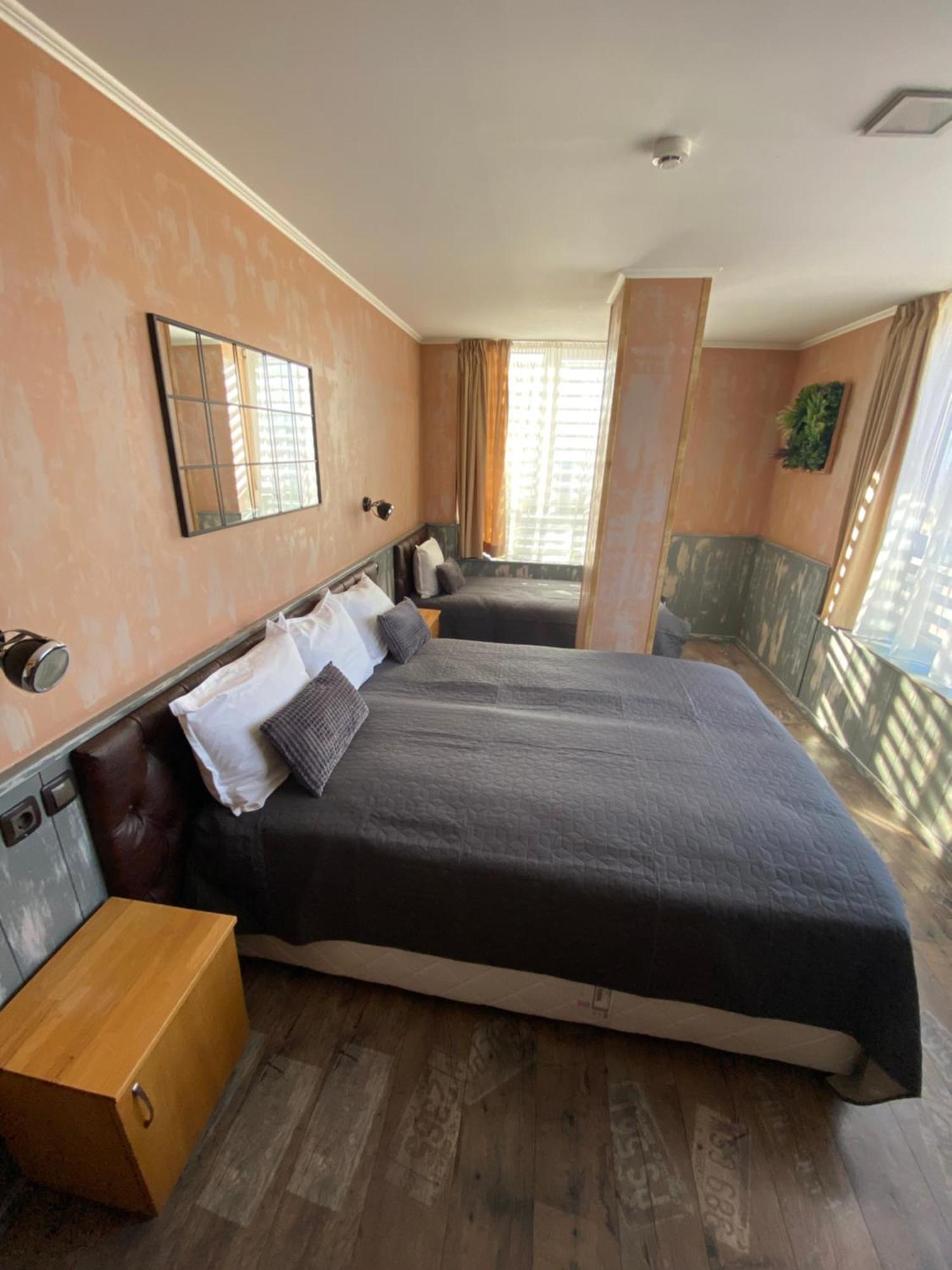 City Hotel เวลีคอเทอร์โนโว ภายนอก รูปภาพ