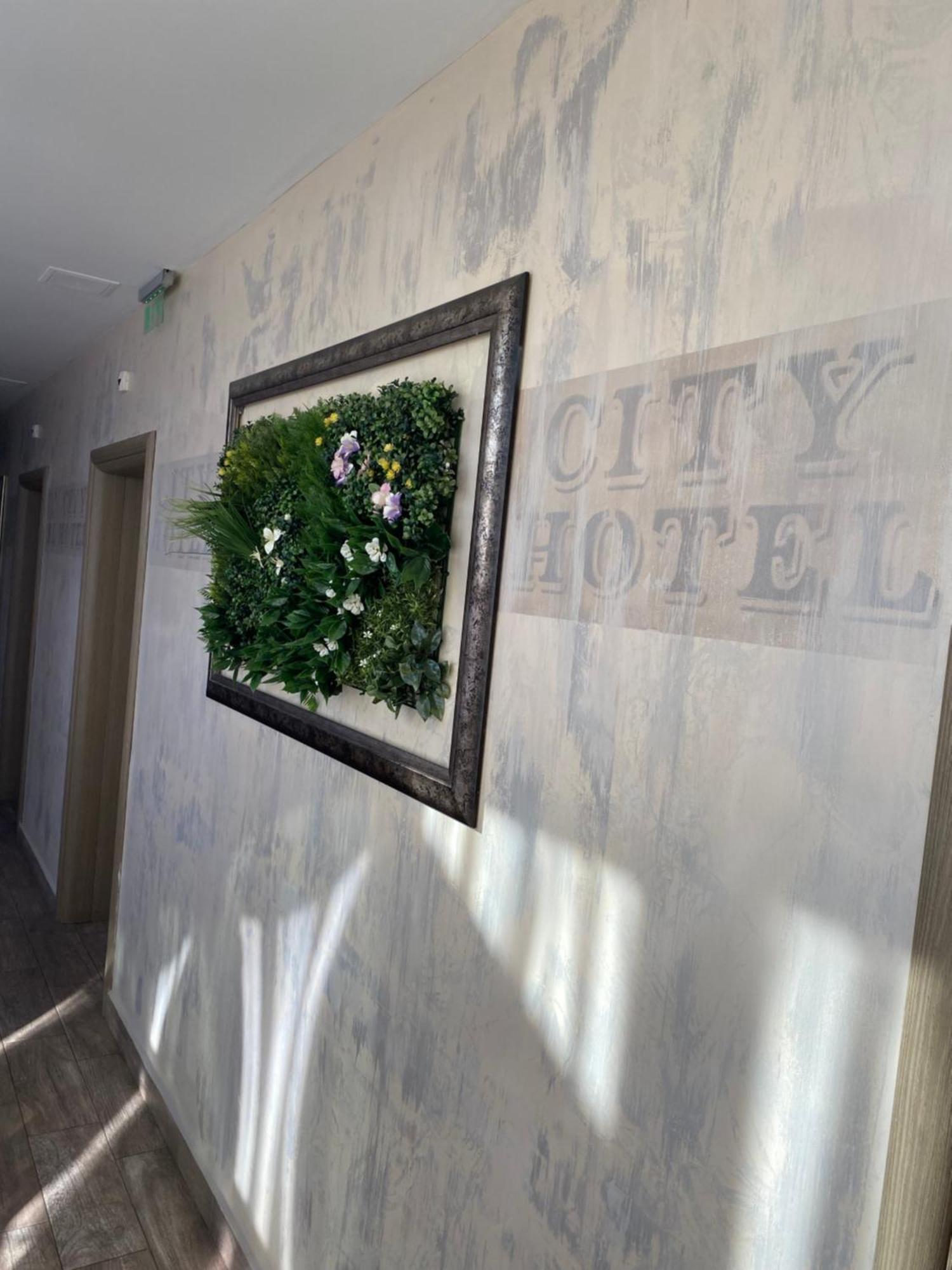 City Hotel เวลีคอเทอร์โนโว ภายนอก รูปภาพ
